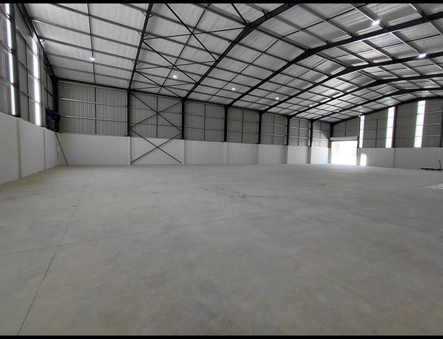 1,050M² WAREHOUSE TO LET IN CLAYVILLE
